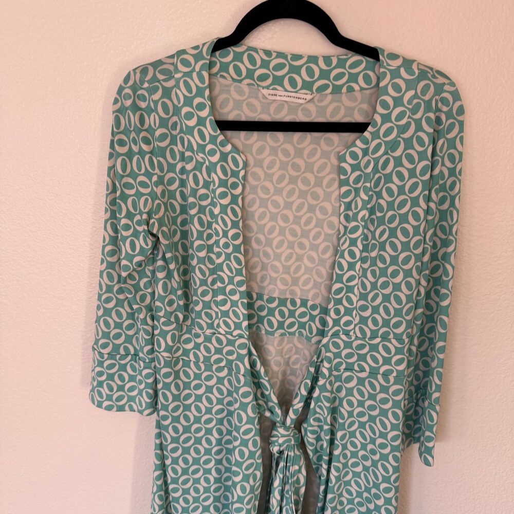 Diane Von Furstenburg Size 6 Bell Sleeve Plunge Neck Midi Dress Green Retro Silk - Picture 4 of 7
